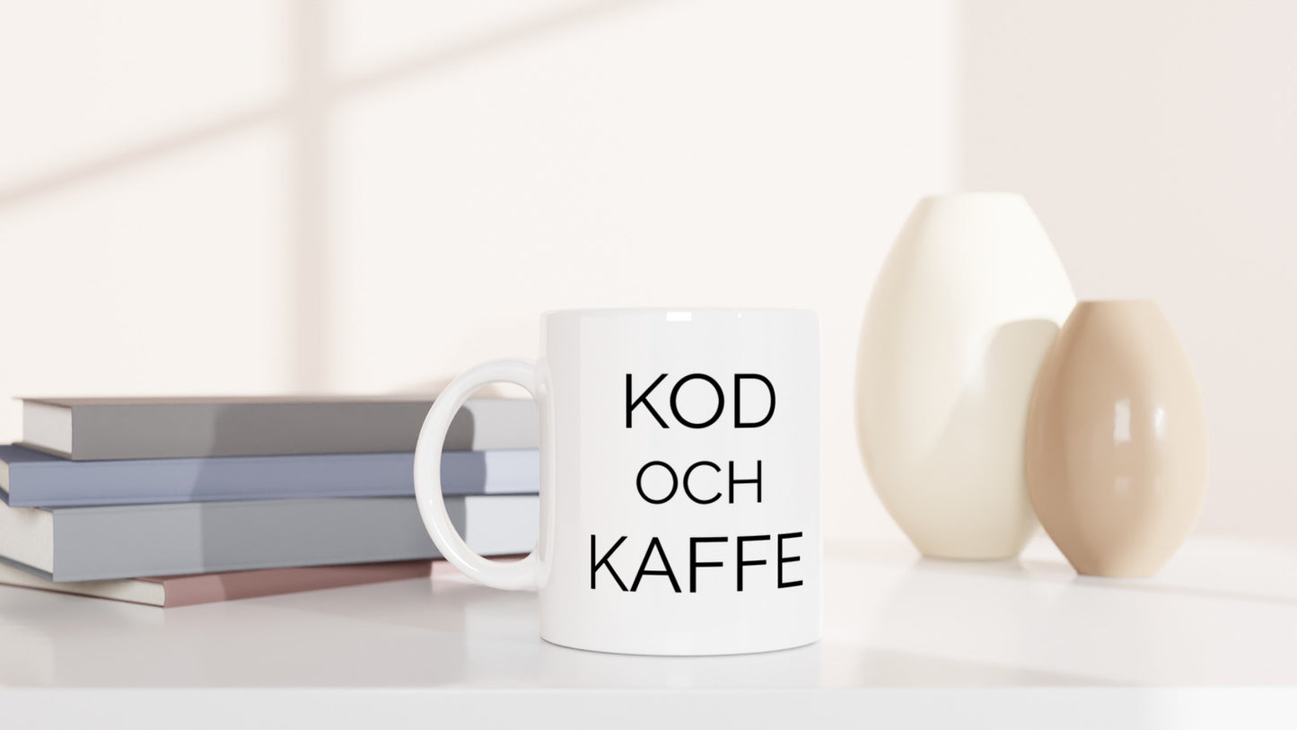 Kod och Kaffe 7 - en mugg för den sanna kodälskaren, alltid redo med en kopp i handen.