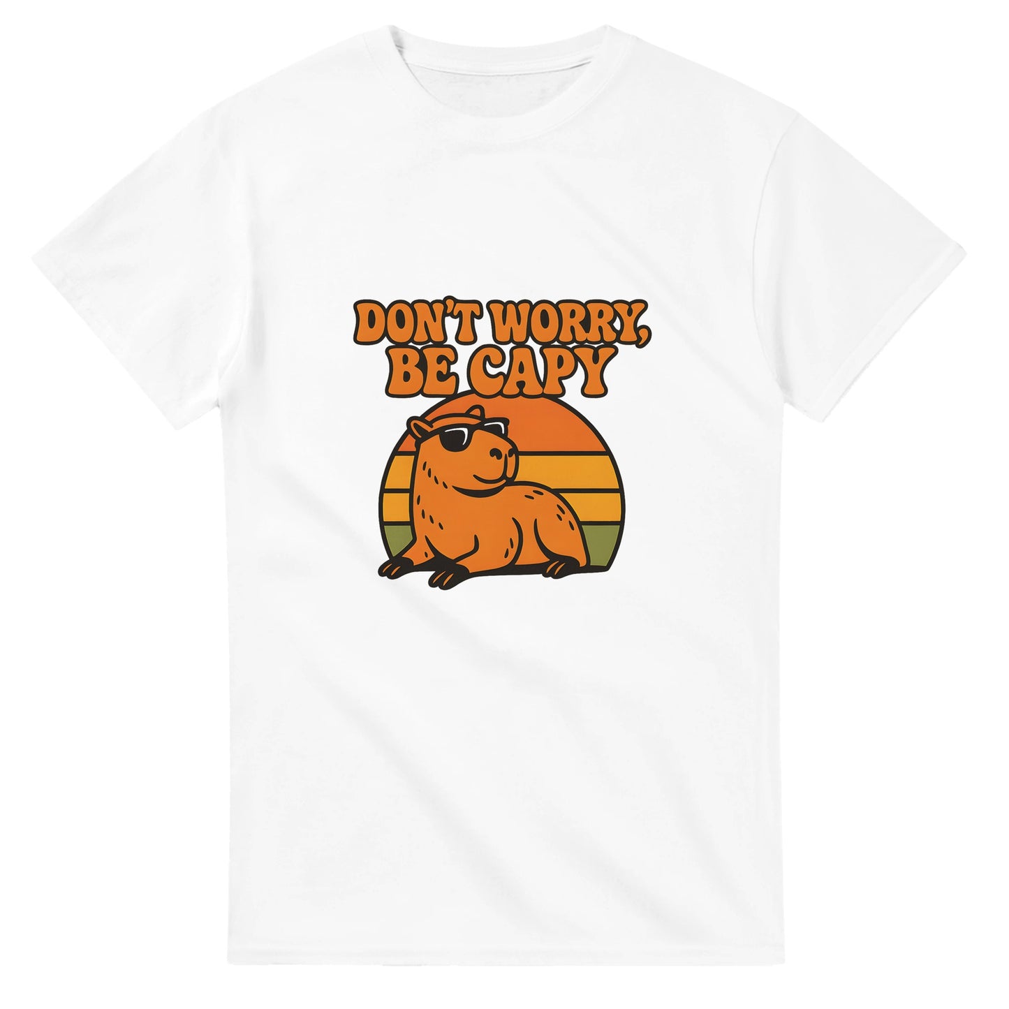 Retroinspirerad capybara-motiv med solnedgång. Perfekt för en avslappnad sommarkänsla.