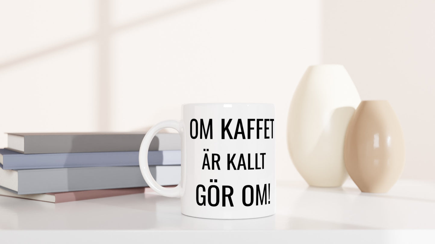 Kaffe på is med en påminnelse om livets överraskningar för multitaskers.