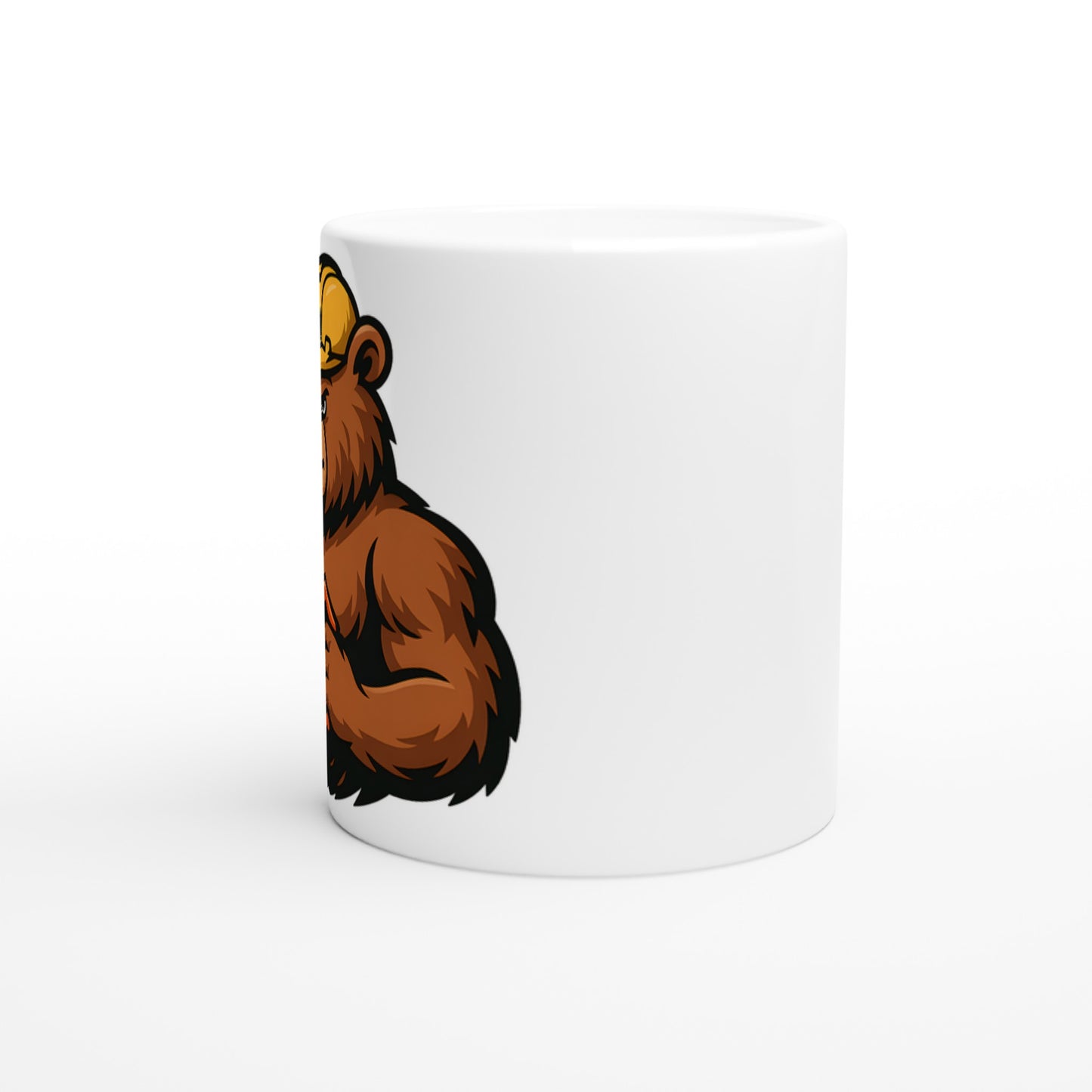 Arbetssam björn med snickarkeps och såg, perfekt för snickare. Mugg med stark design.