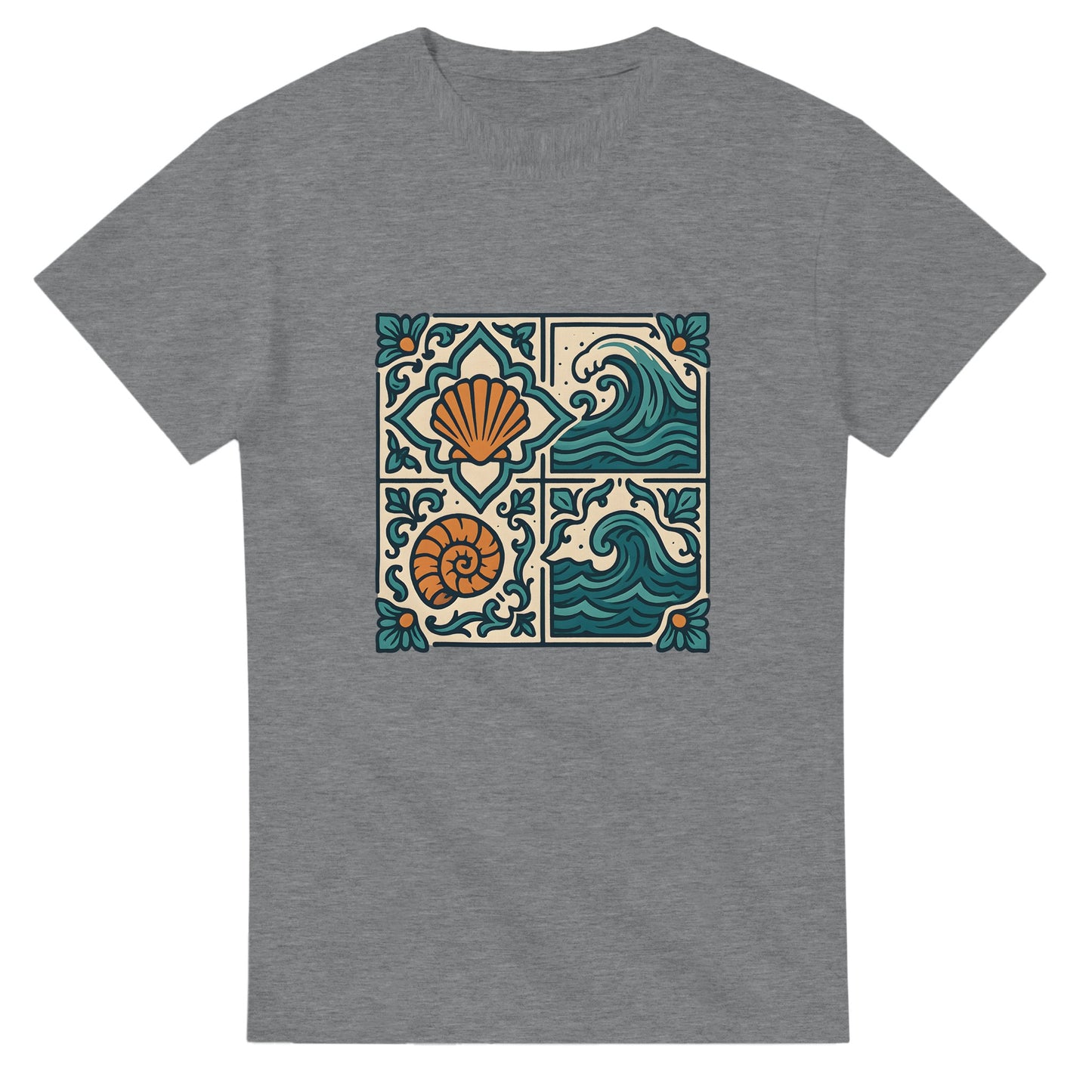 T-shirt med portugisiska kakelmönster i vintagefärger – perfekt för havsälskare och Portugal-fans.