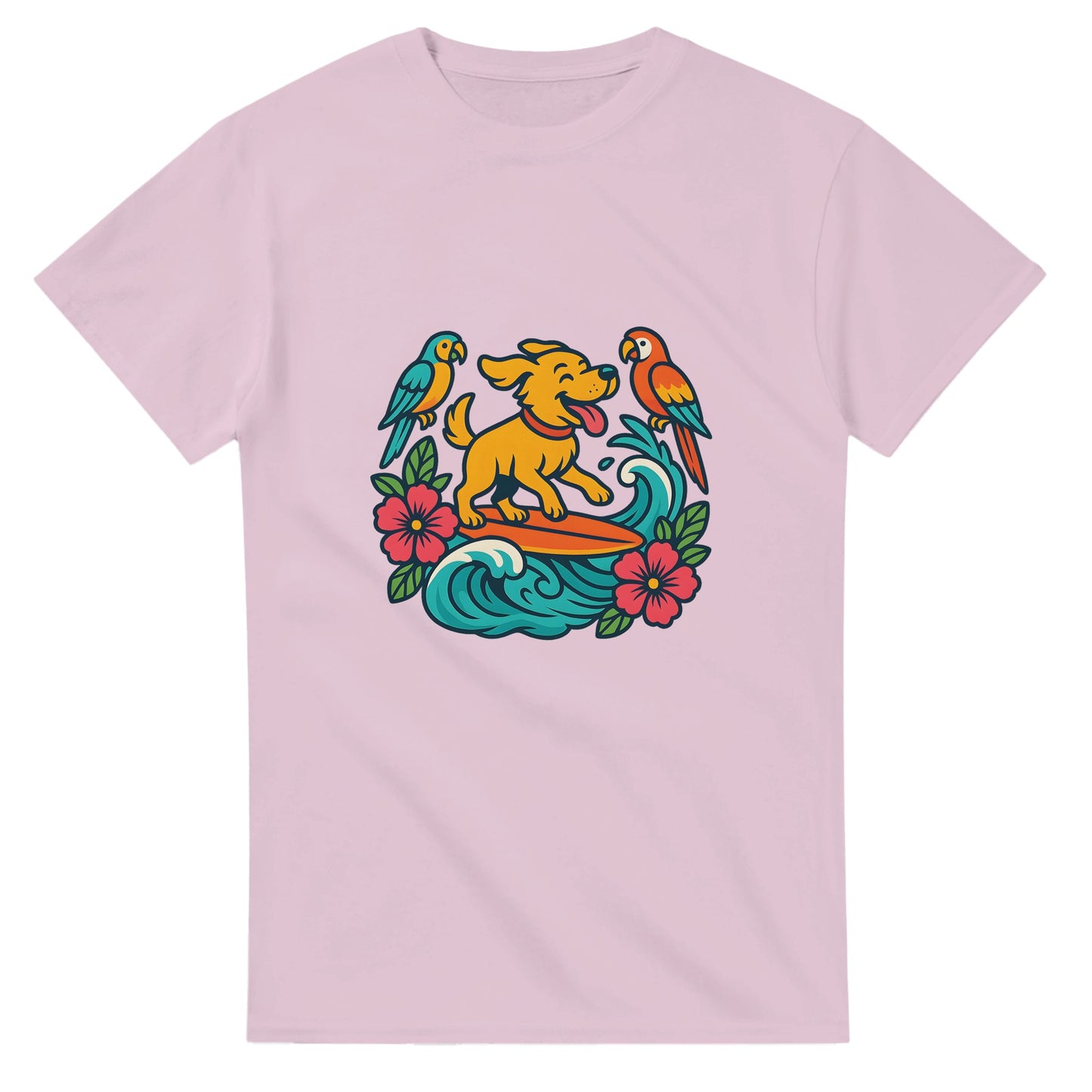 T-shirt med surfande hund, omgiven av tropiska vågor och färgglada fåglar. Glatt och somrigt motiv.