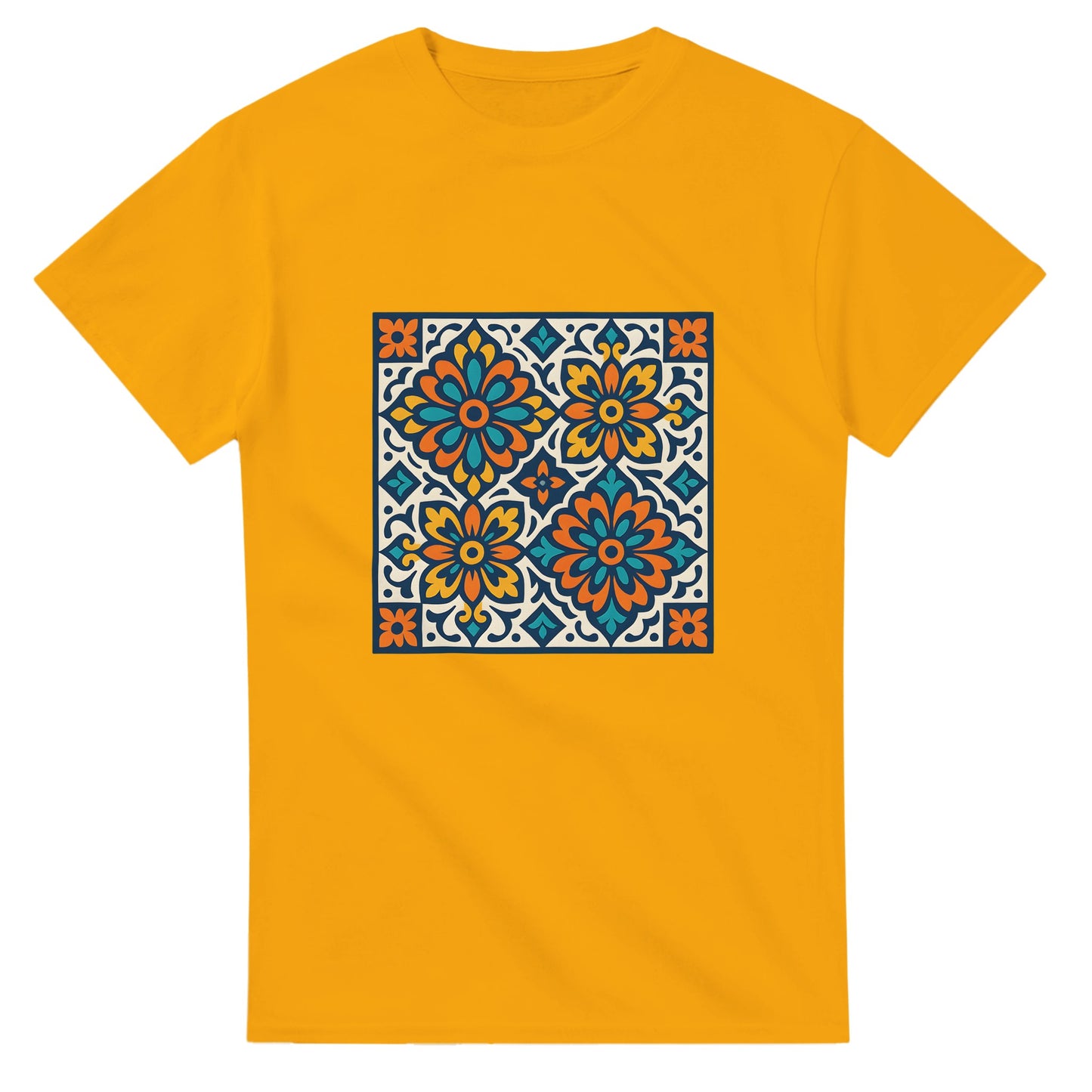 T-shirt med spanska mosaikmönster för en medelhavskänsla. Färgglada och detaljerade.