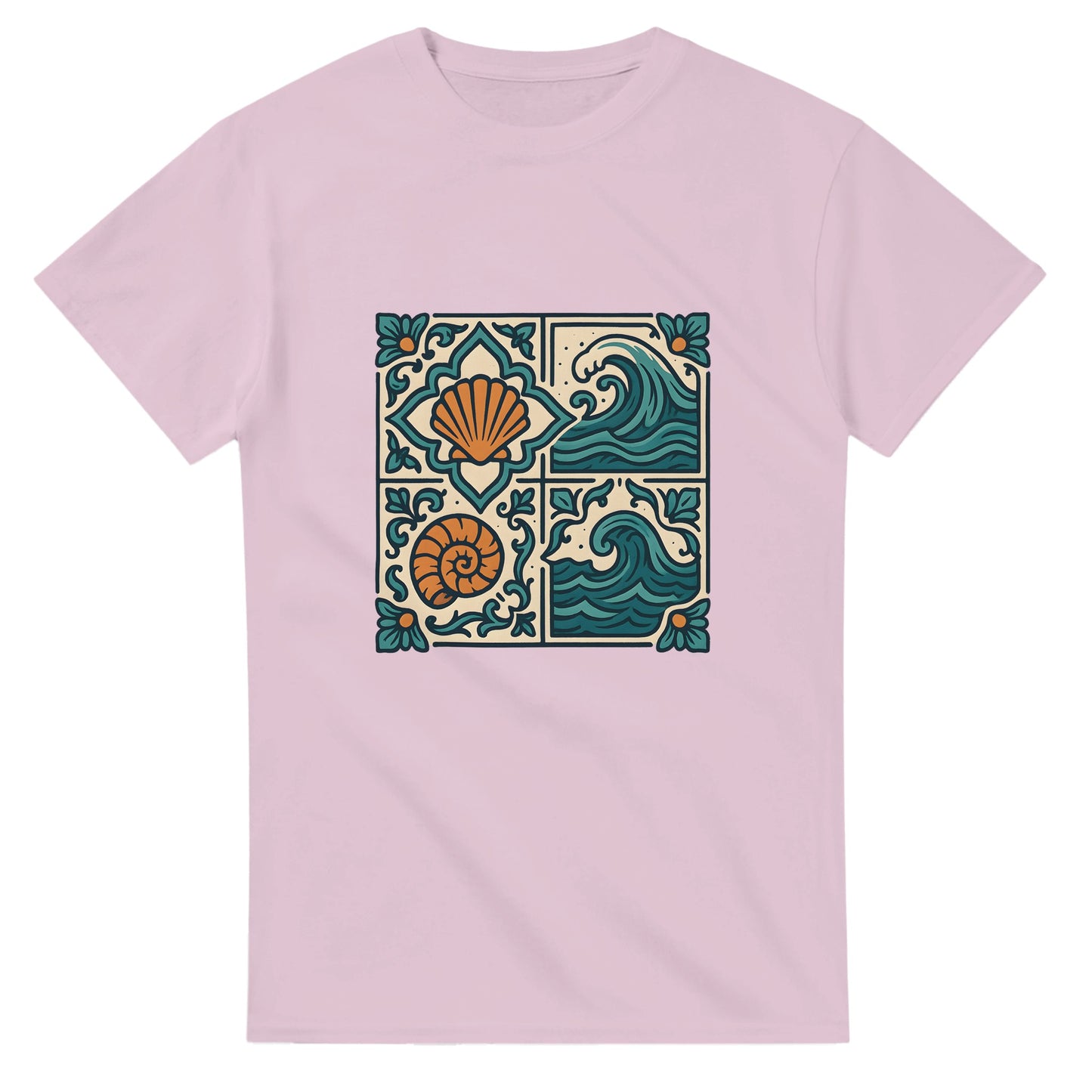 T-shirt med portugisiska kakelmönster i vintagefärger – perfekt för havsälskare och Portugal-fans.