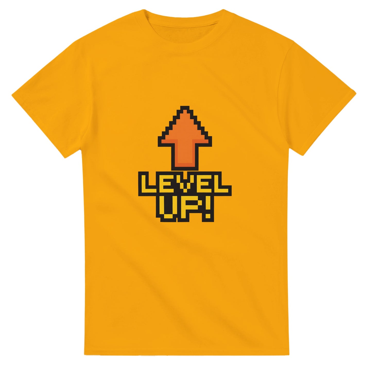 T-shirt med pixelart-motiv av stigande pil och texten 'Level Up!', inspirerad av retro tv-spel.