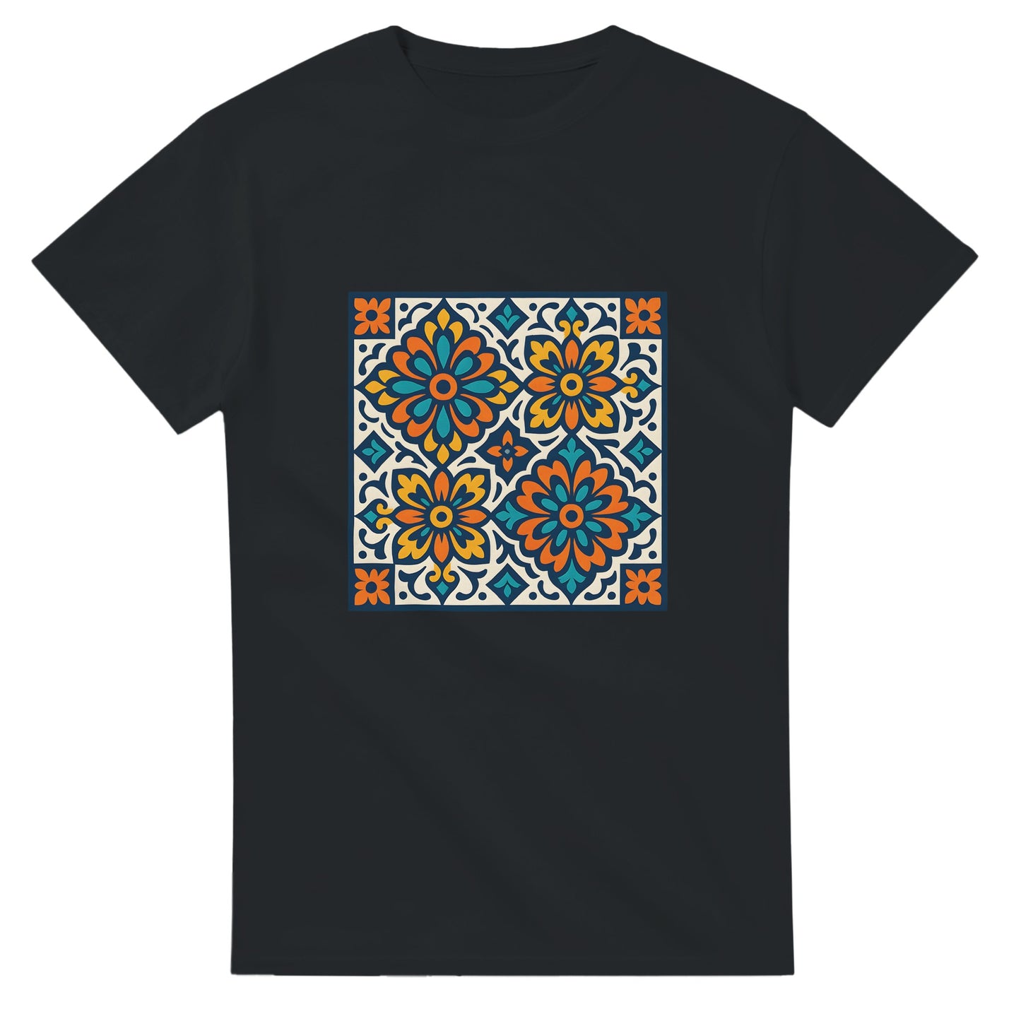 T-shirt med spanska mosaikmönster för en medelhavskänsla. Färgglada och detaljerade.