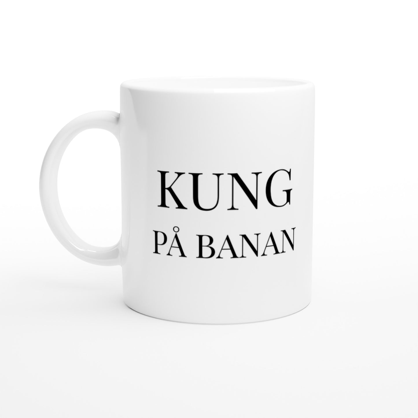 Mugg med rolig och upplyftande design för padelkungar. Perfekt för kaffe och självförtroende på banan.