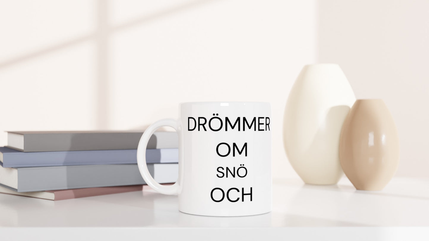 Mugg med skidtema för roliga vinterdrömmar. Perfekt för skidälskare med humor.