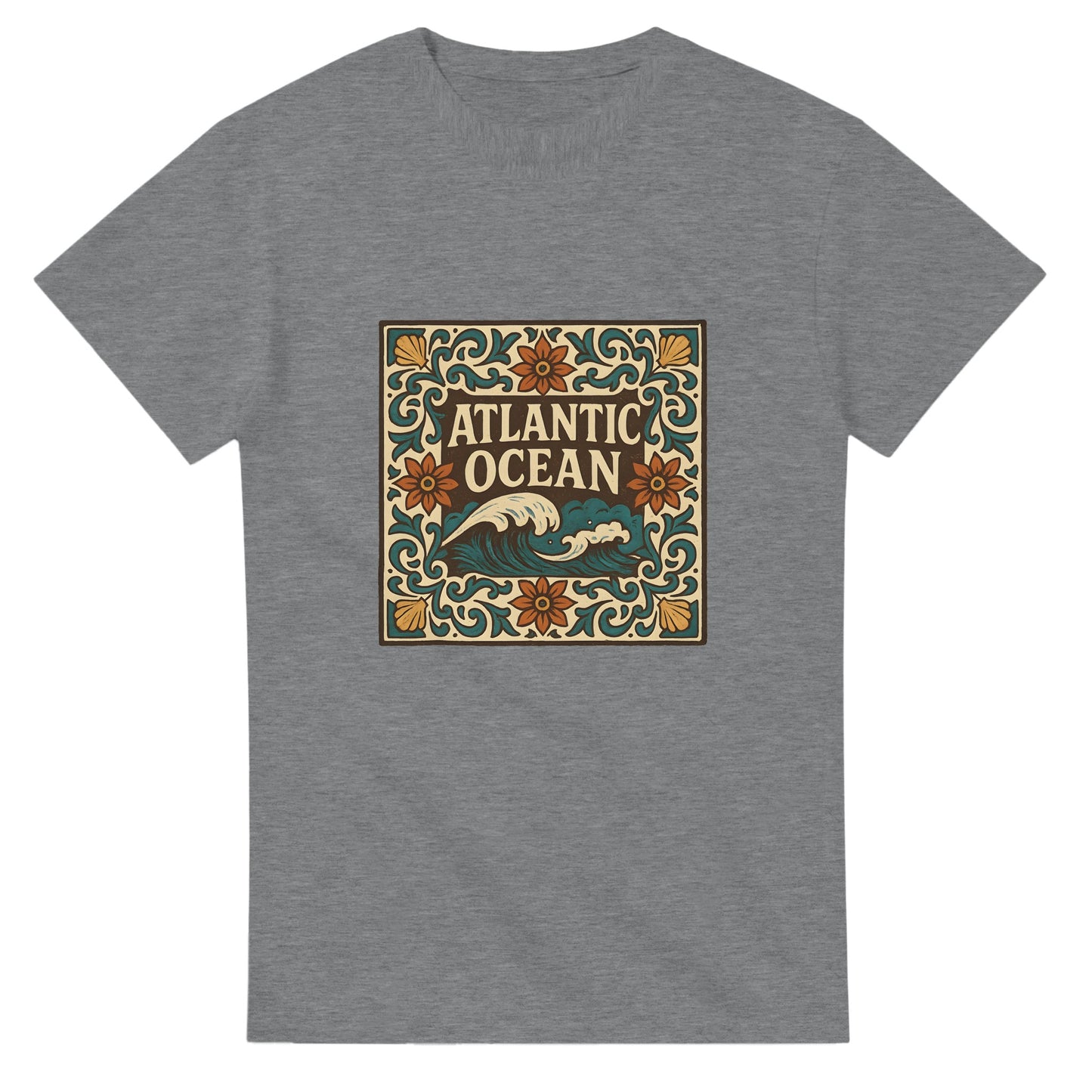 T-shirt med azulejomönster i vintagestil, inspirerad av Atlanten. Upplev Portugals skönhet och kultur.
