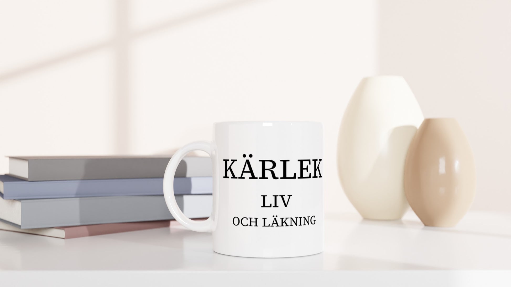 Sjuksköterska fyller dagar med kärlek, liv och läkande skratt - perfekt present!