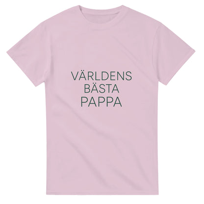 T-shirt med minimalistisk design, 'Världens bästa pappa' i tunn sans-serif font, elegant mörkgrön färg.