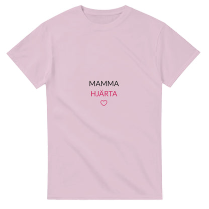 Mammahjärta - enkel och tydlig design med hjärta under texten 'MAMMA HJÄRTA'.