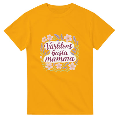 Mjuk T-shirt med blommigt mönster för den bästa mamman. Perfekt balans mellan text och bild.