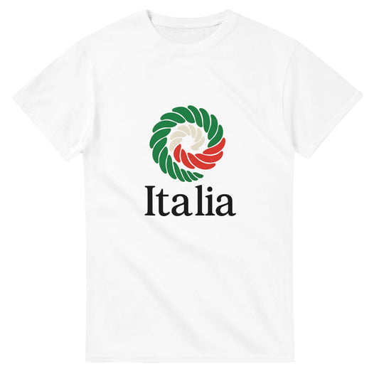 T-shirt med pastasnurra i flaggans färger och texten 'Italia'. Hyllning till Italiens passion och smaker!