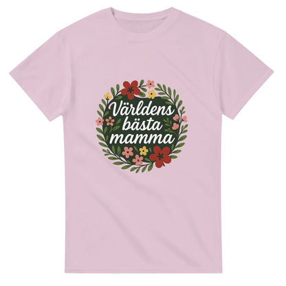 T-shirt med blommor och text, perfekt för att hylla världens bästa mamma med stil och elegans.