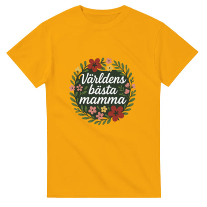 T-shirt med blommor och text, perfekt för att hylla världens bästa mamma med stil och elegans.