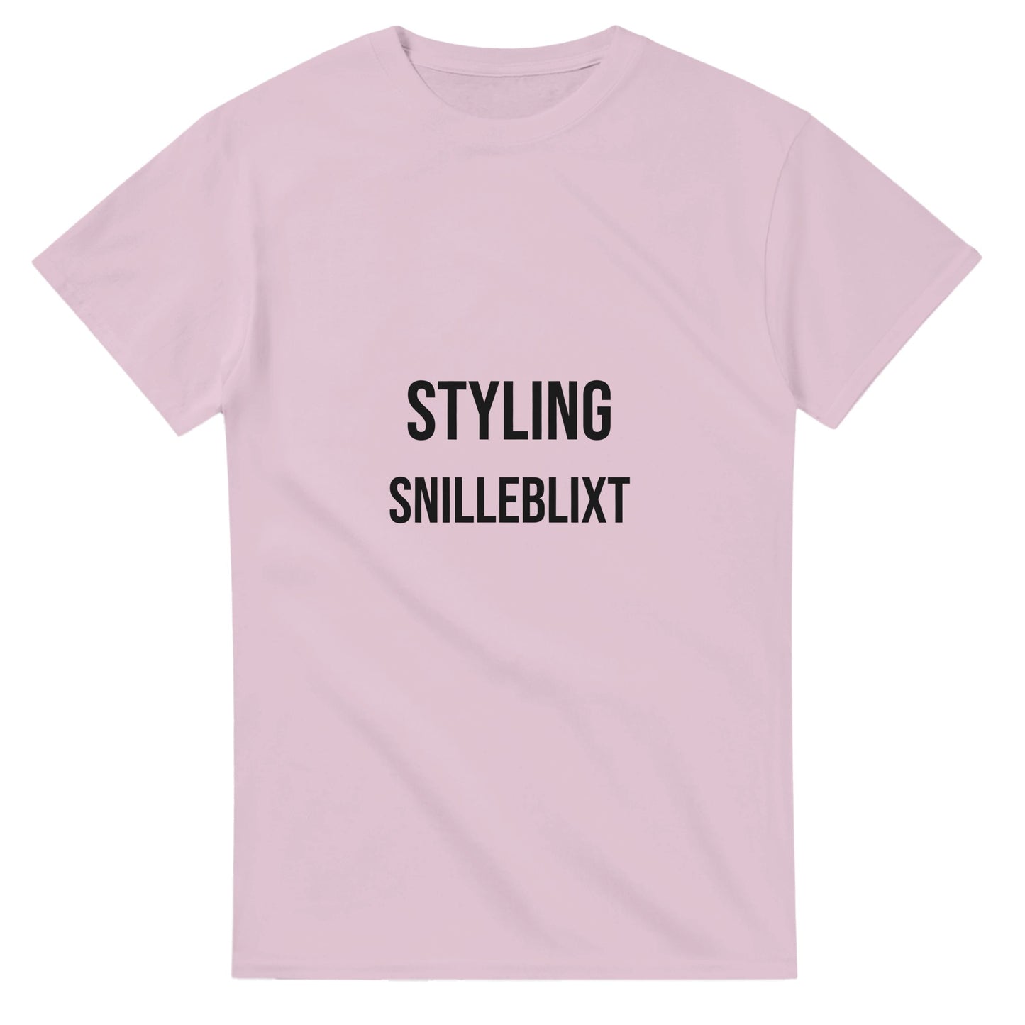 Stilren t-shirt för kreativa frisörer. Perfekt för experimenterande och uttrycksfulla looks. Utforska din kreativitet med Snilleblixt.
