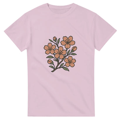 T-shirt med japansk inspiration och körsbärsblommor i vintage-stil. Skapa harmoni med denna unika design.