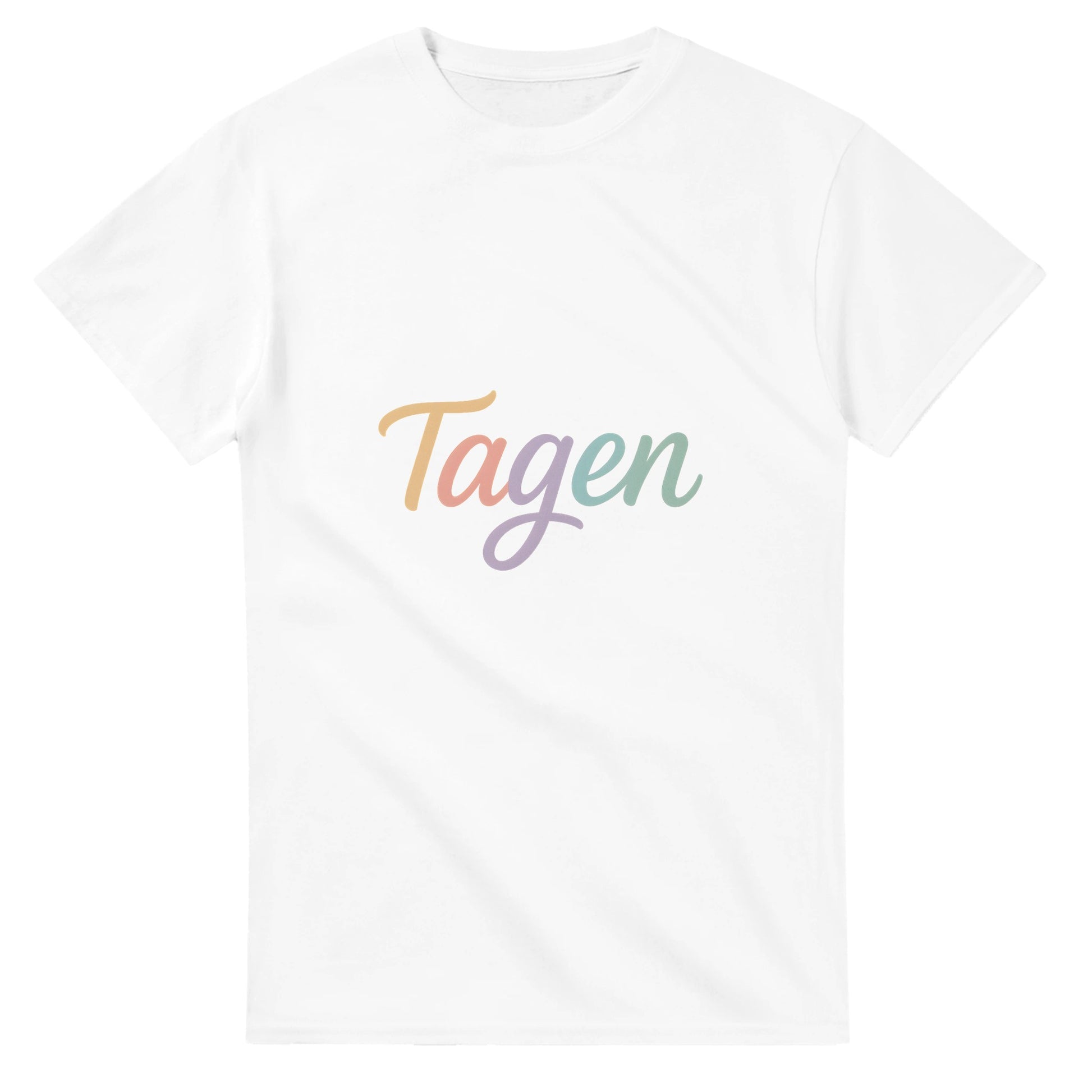 Kaxigt elegant t-shirt med ordet Tagen i lekfull font och harmonisk färg för en charmigt självsäker look.