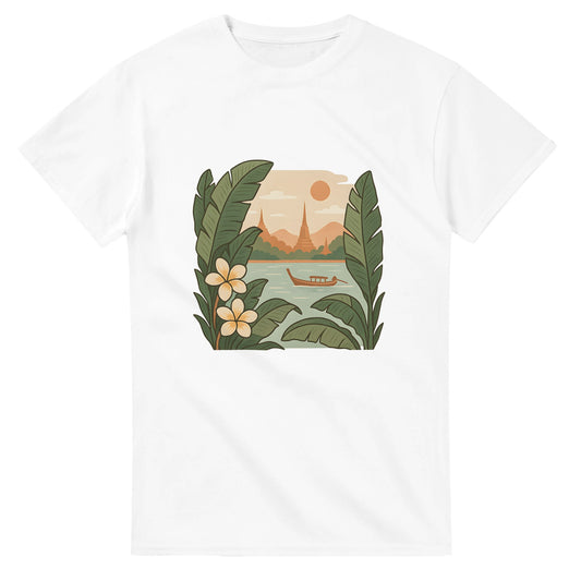 T-shirt med tropiska växter i milda färger som hyllar Sydöstasiens skönhet.