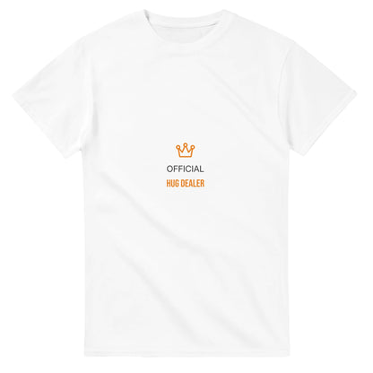 Officiell Hug Dealer t-shirt för den kramglada pojkvännen. Sprider glädje och skratt!