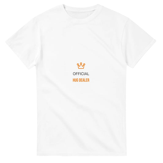 Officiell Hug Dealer t-shirt för den kramglada pojkvännen. Sprider glädje och skratt!
