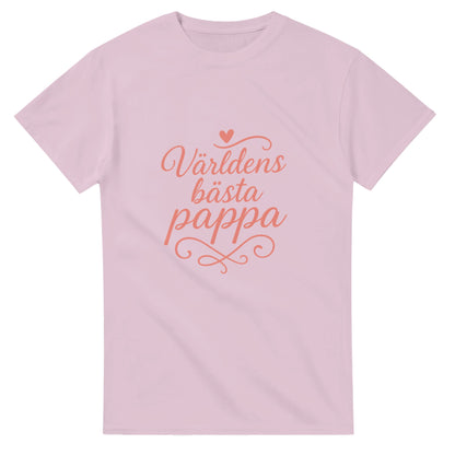 Romantisk T-shirt för pappa, med texten 'Världens bästa pappa' i mjuka, luftiga former. Perfekt för alla fantastiska pappor.
