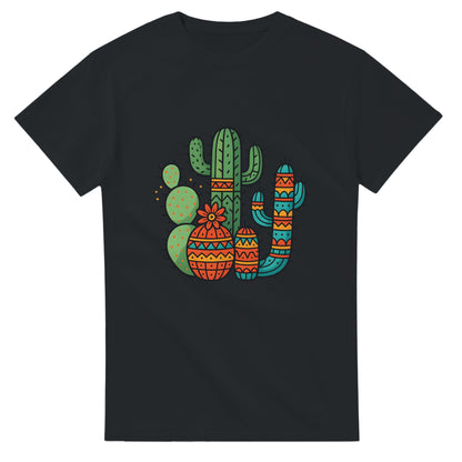 T-shirt med livliga kaktusar och traditionella mönster för att fira den mexikanska kulturen. Viva la Kaktus!