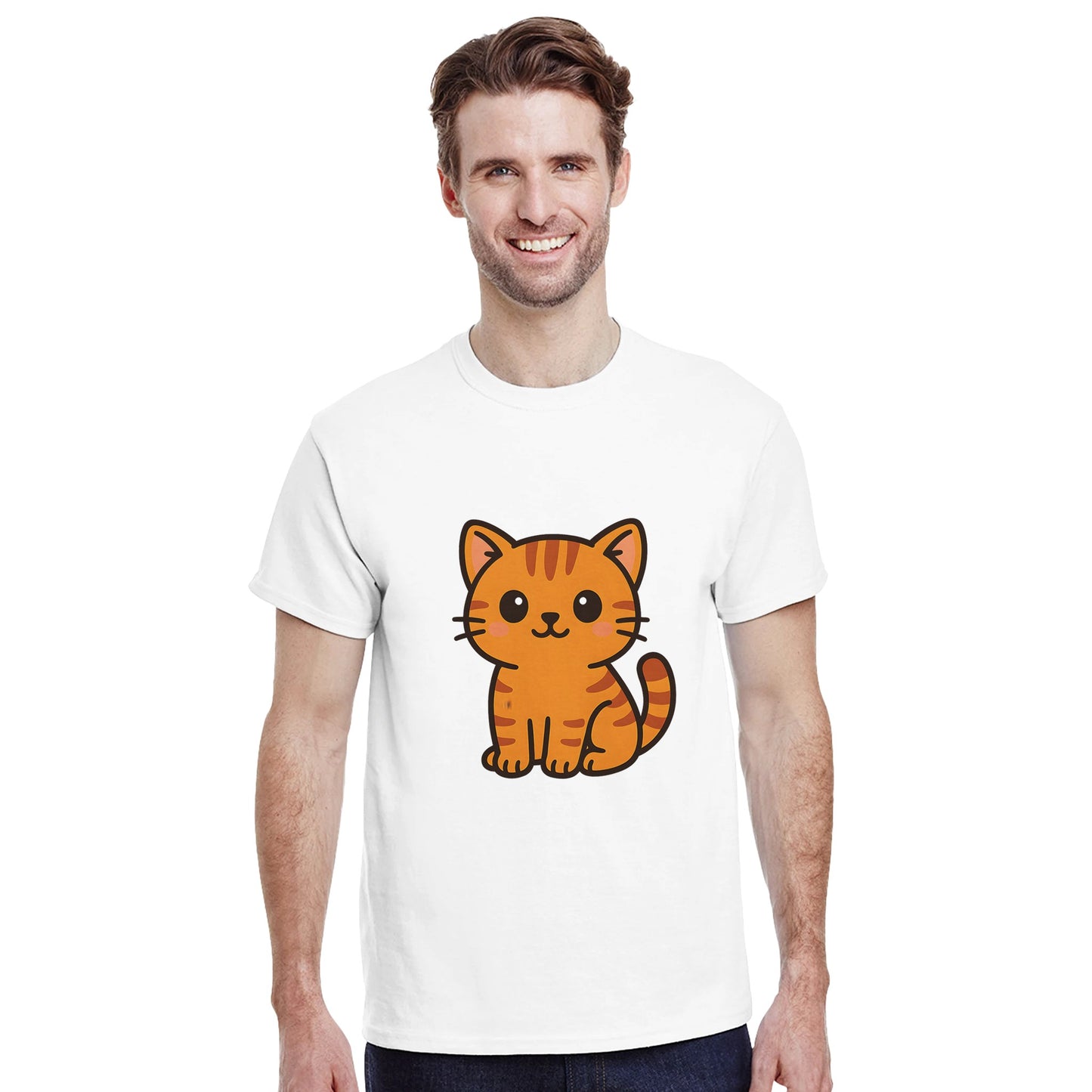 Charmig t-shirt med söt kawaii-katt i orange, perfekt för kattälskare och söta motiv.