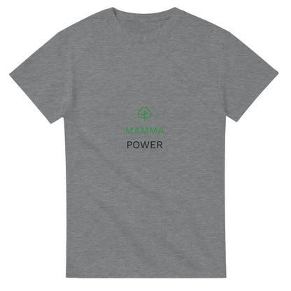 T-shirt med växande träd-ikon och texten Mamma Power - hyllar mammans kraft och styrka.