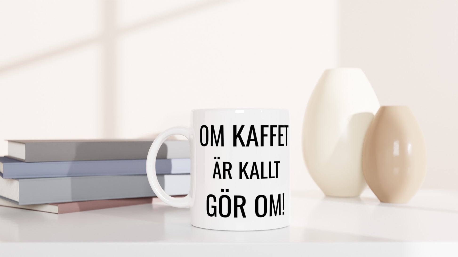 Kaffe på is med en påminnelse om livets överraskningar för multitaskers.
