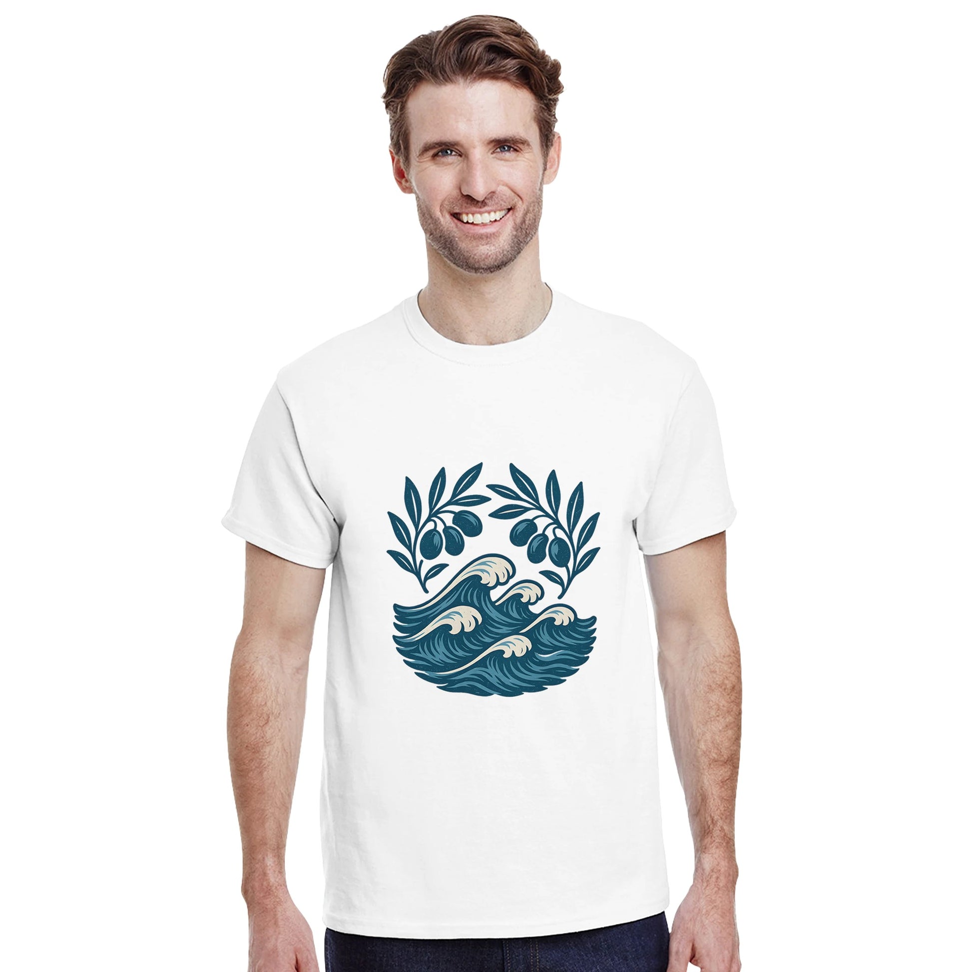 Tidlös T-shirt med grekisk charm, olivgrenar och kustlandskap. Bär stolt Olivträdets Charm.