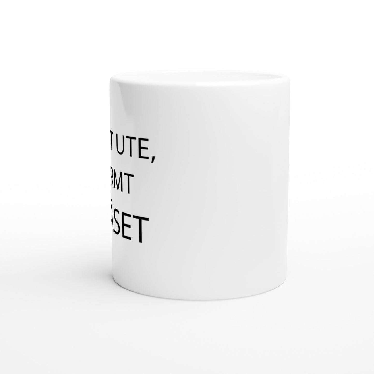 Kallt ute men varmt i båset - perfekt för gemenskap oavsett väder. Kallt Ute, Varmt I Båset.