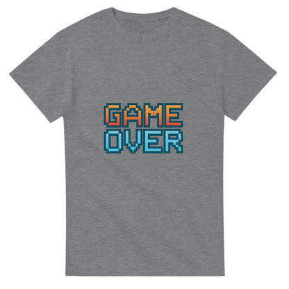 T-shirt med neonrand och 'Game Over'-text, inspirerad av gamla tv-spel. Stor och ikonisk design.