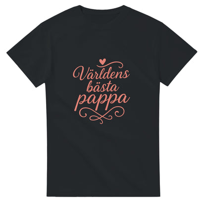 Romantisk T-shirt för pappa, med texten 'Världens bästa pappa' i mjuka, luftiga former. Perfekt för alla fantastiska pappor.