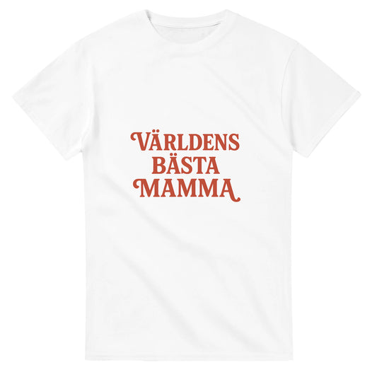 T-shirt med texten 'Världens bästa mamma' i charmig vintage-font och varm röd färg för en nostalgisk retrokänsla.