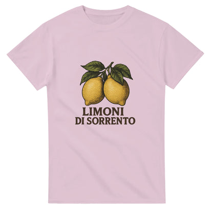 T-shirt med klassiska Sorrentocitroner i vintagestil och texten 'Limoni di Sorrento' under motivet.