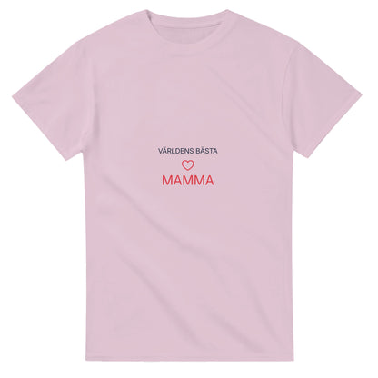 T-shirt med minimalistisk design för mamma med hjärtat i centrum. Enkel och stilren med två textlinjer.