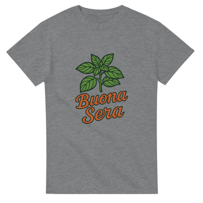 T-shirt med grön basilika & texten 'Buona Sera' i varm orange. Perfekt för dig som älskar italiensk mat & avslappnad stil.