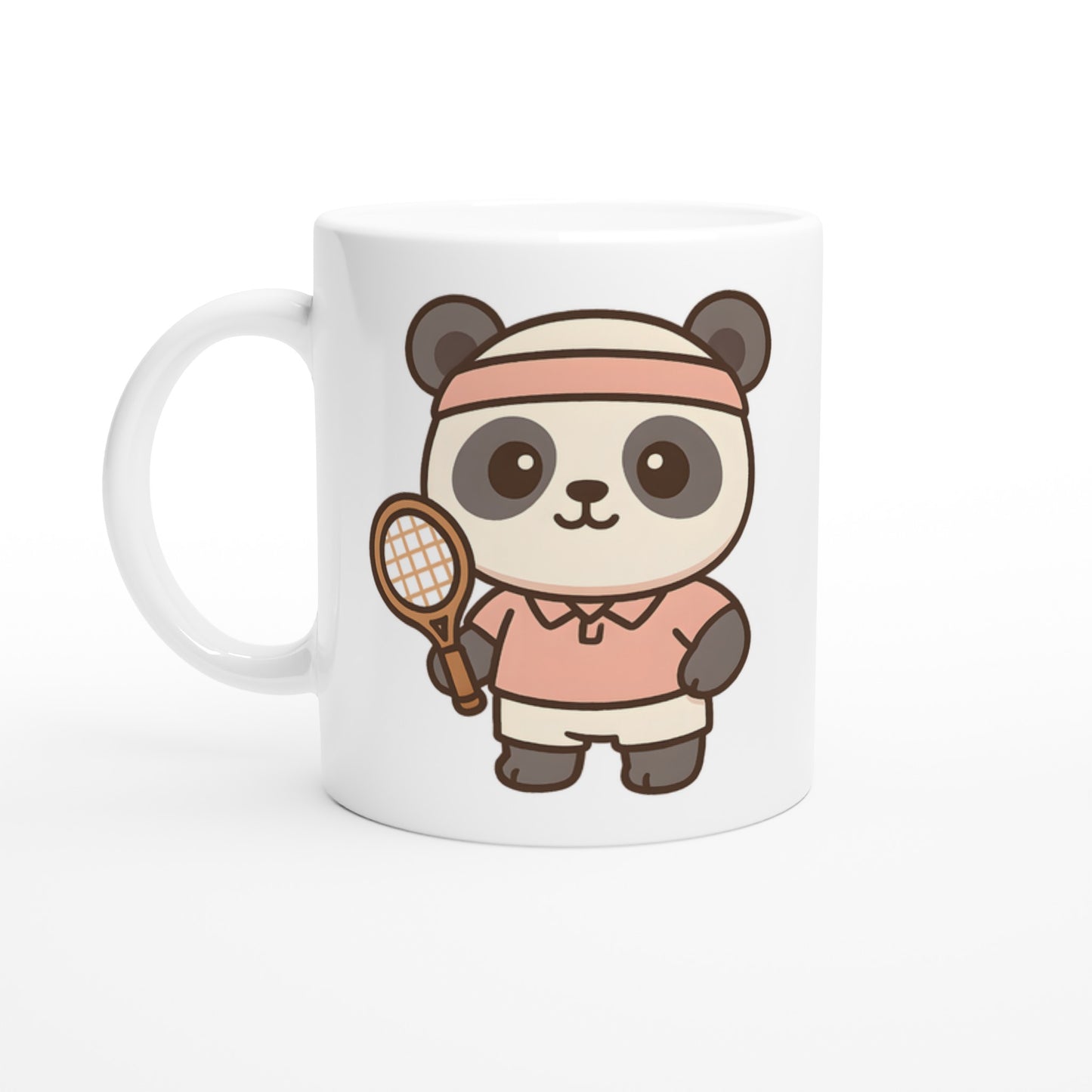 Mugg med panda i tennisdräkt. Perfekt för sportiga djurvänner som vill sippa kaffe på planen.