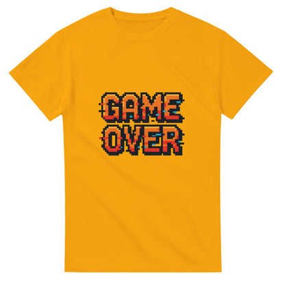 8-bitars T-shirt med glitch-effekt i klassisk stil. Perfekt för gamers med unik stil.