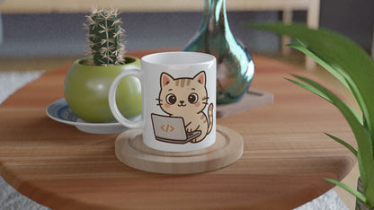 Mugg med katt som kodar på laptop. Perfekt för programmerare!