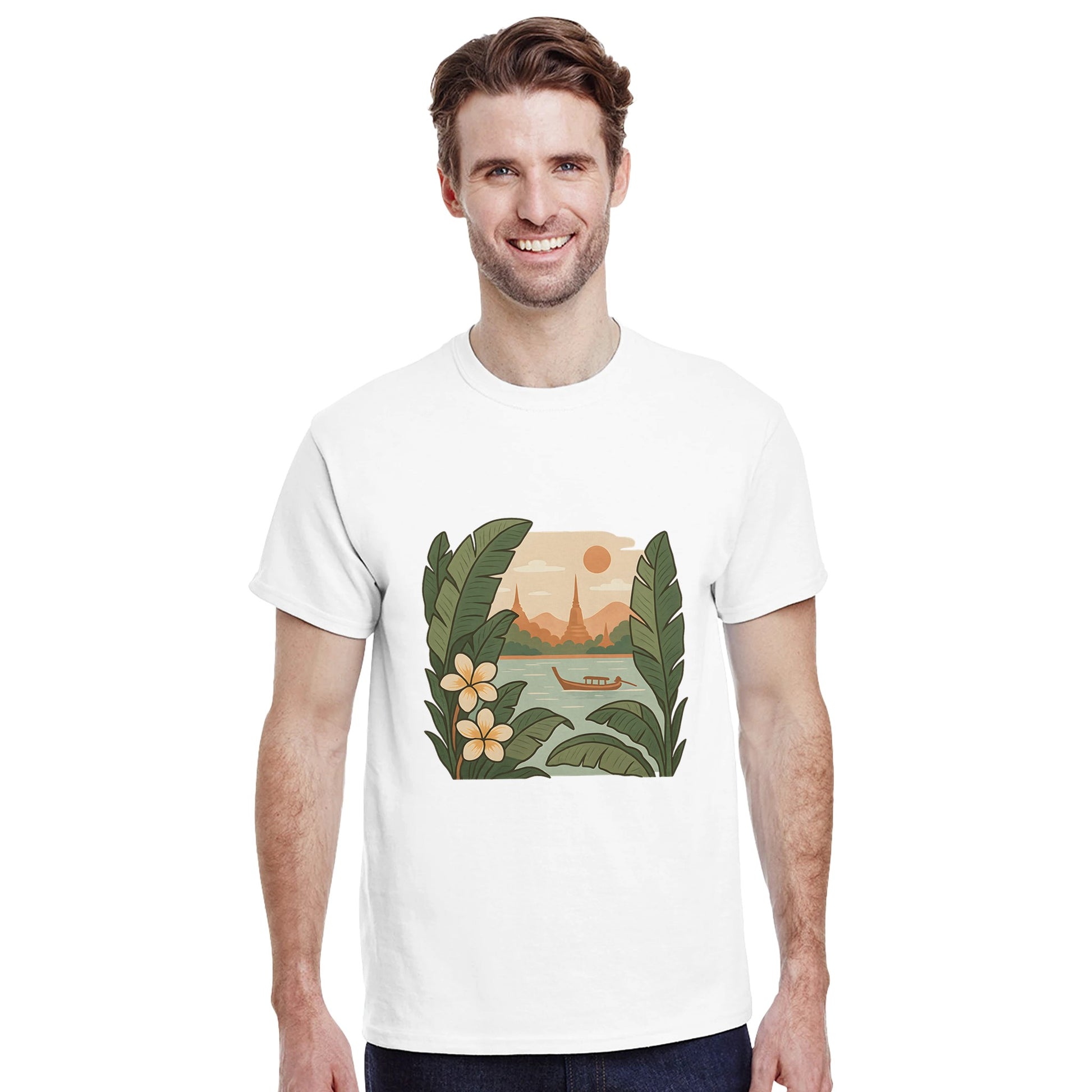 T-shirt med tropiska växter i milda färger som hyllar Sydöstasiens skönhet.