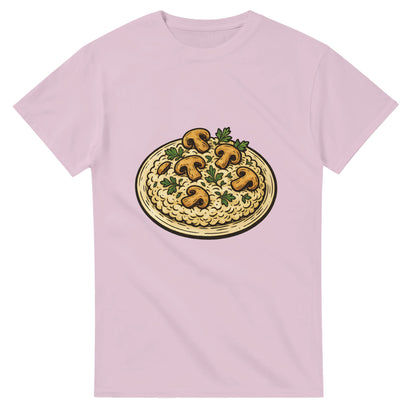Vintage t-shirt med risottoillustration, perfekt för kulinariska äventyraren. Klassiskt och unikt.