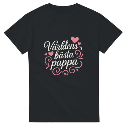 T-shirt med hjärtans design för den bästa pappan. Romantisk och stolt stil, perfekt för alla pappor att bära med glädje.