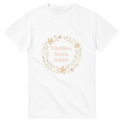 T-shirt med blommigt mönster och texten 'Världens bästa pappa' i luftig design. Skapa glädje med Pappas Blomsterskatt.