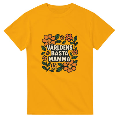 Kärleksfull T-shirt med blommigt mönster och budskap till mamma - perfekt hyllning till din älskade.