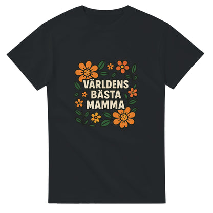 Kärleksfull T-shirt med blommigt mönster och budskap till mamma - perfekt hyllning till din älskade.