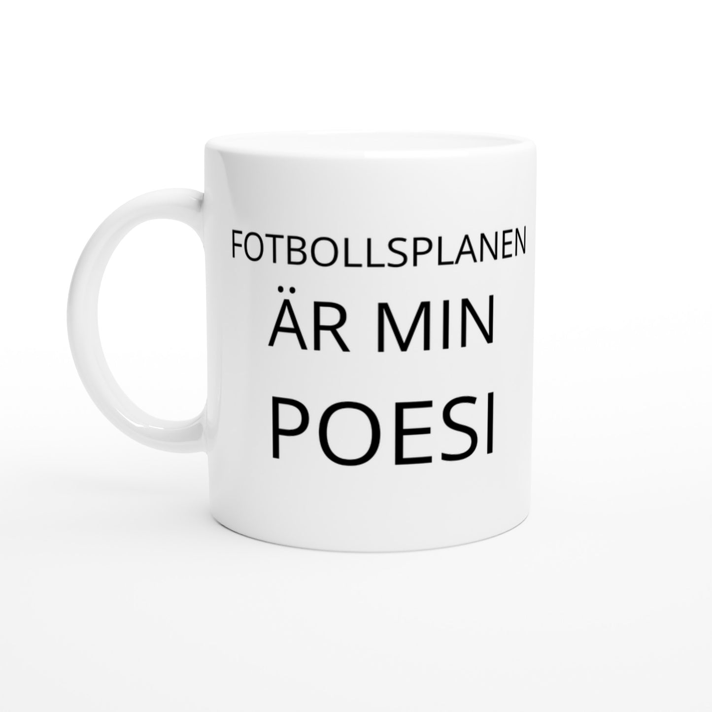 Mugg med poetiskt motiv av fotbollsplanens skönhet och oförutsägbarhet.