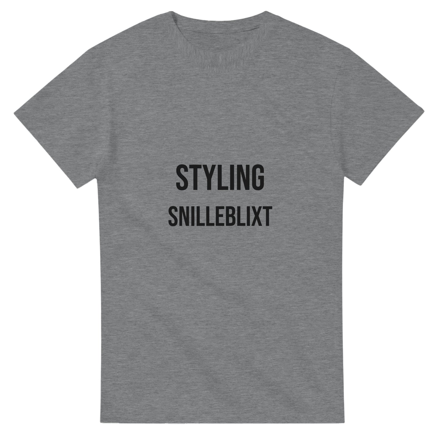 Stilren t-shirt för kreativa frisörer. Perfekt för experimenterande och uttrycksfulla looks. Utforska din kreativitet med Snilleblixt.